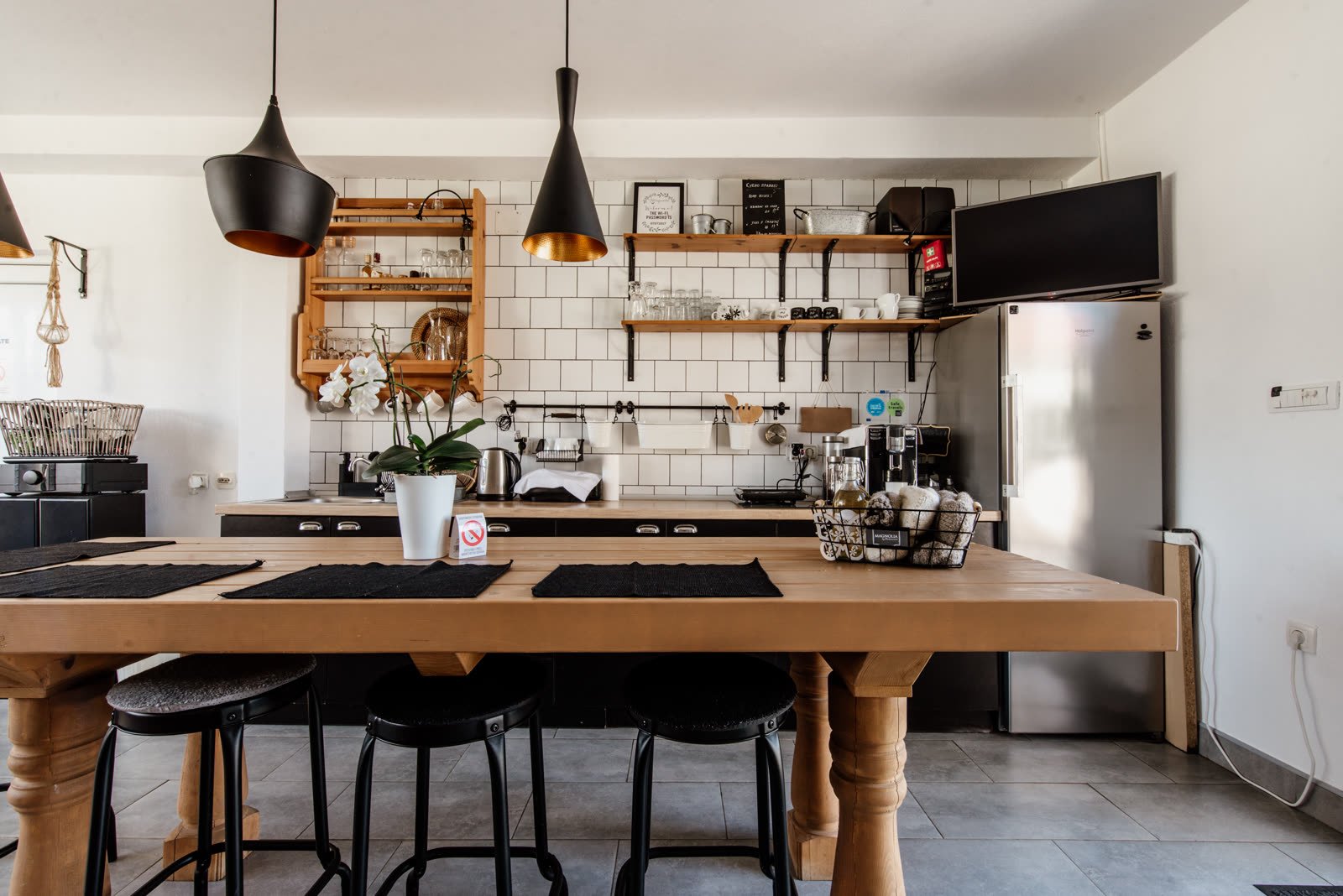 Modular Kitchen interior by Helpu